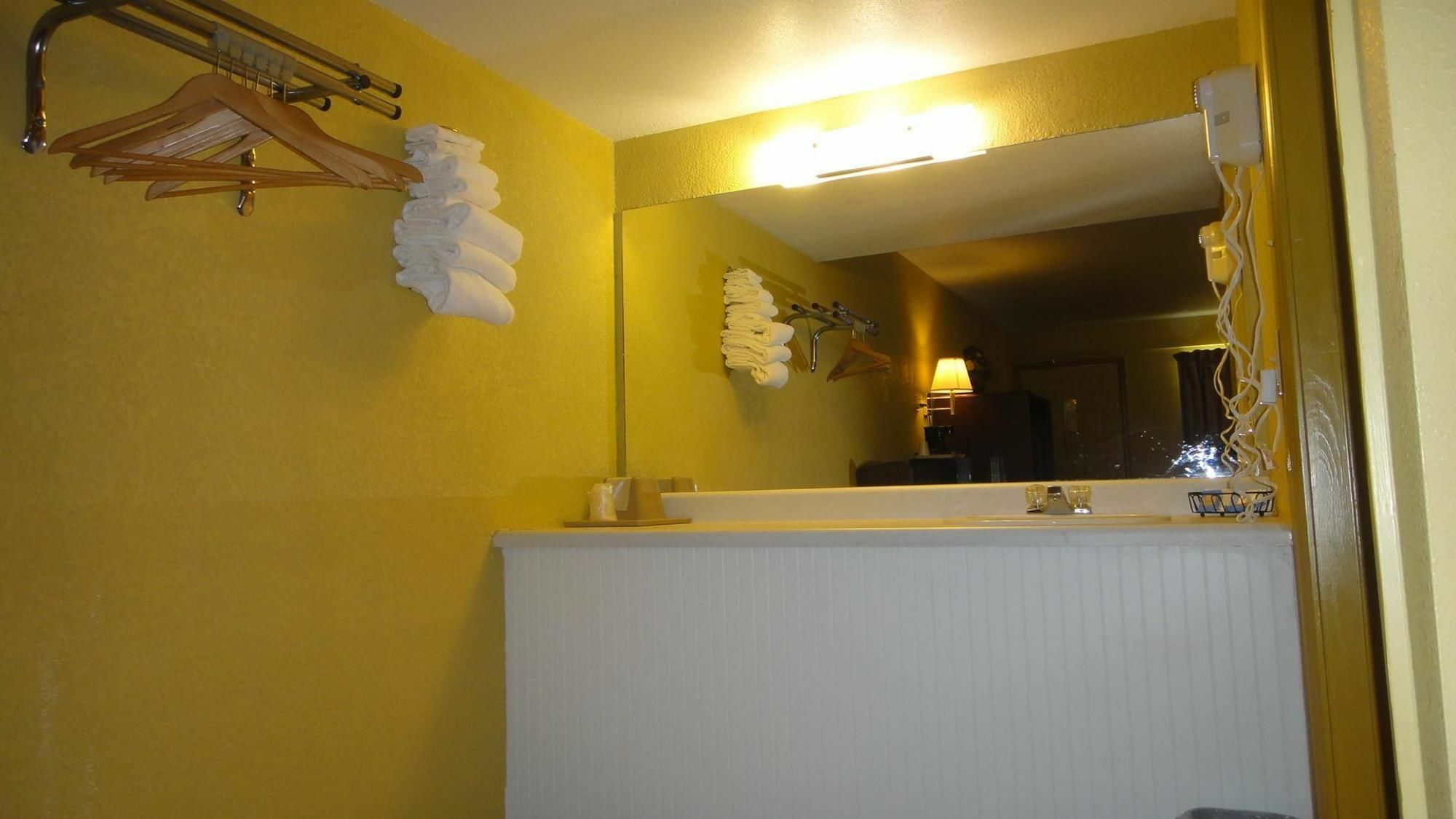Relax Inn St. Robert Εξωτερικό φωτογραφία